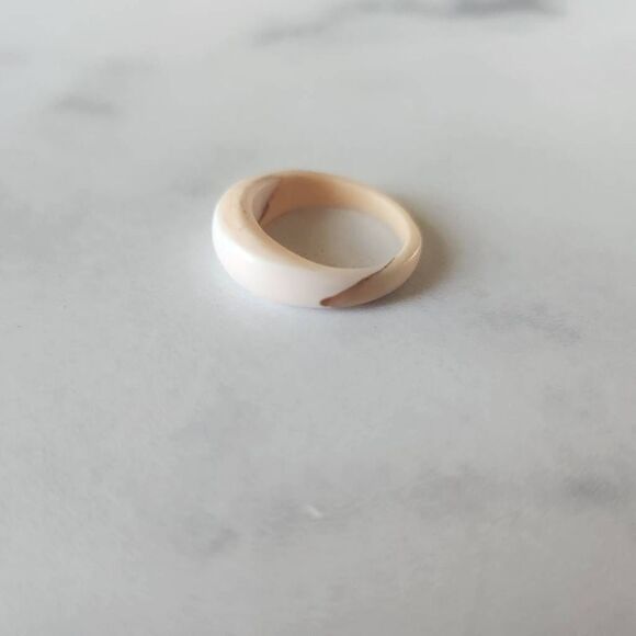 Curved dome resin smooth ring tan neutral Earth color womens fashion 5.5 - Picture 1 of 4